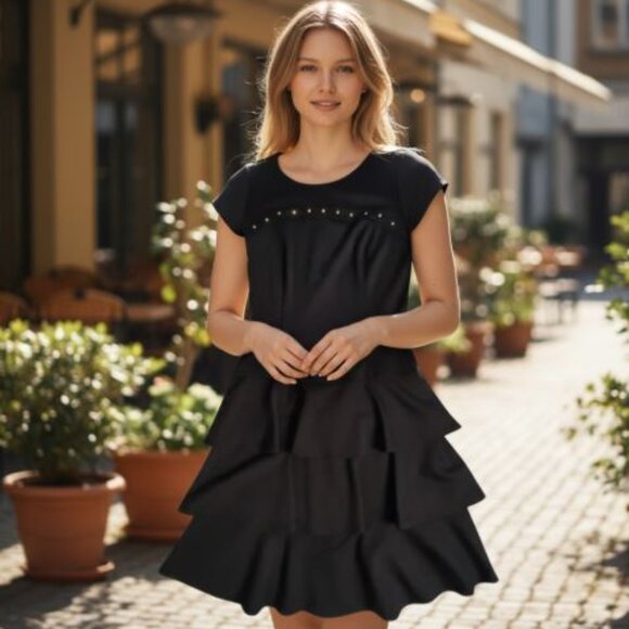 3/25$ - Robe Dynamite femme taille Small P noire à volants avec décos dorées - Picture 1 of 10